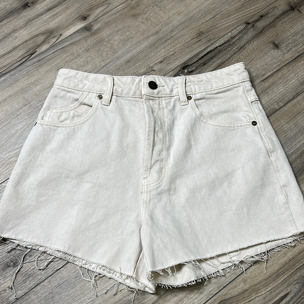 Rolla’s Women's Cream Shorts
